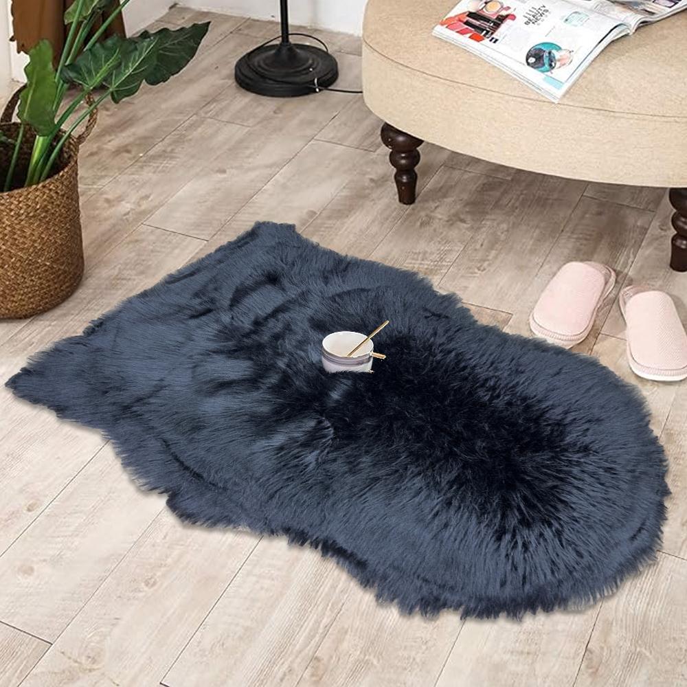 Diamond Shape Furry Rug - Black