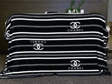 Printed Fleece Blanket - Chanel