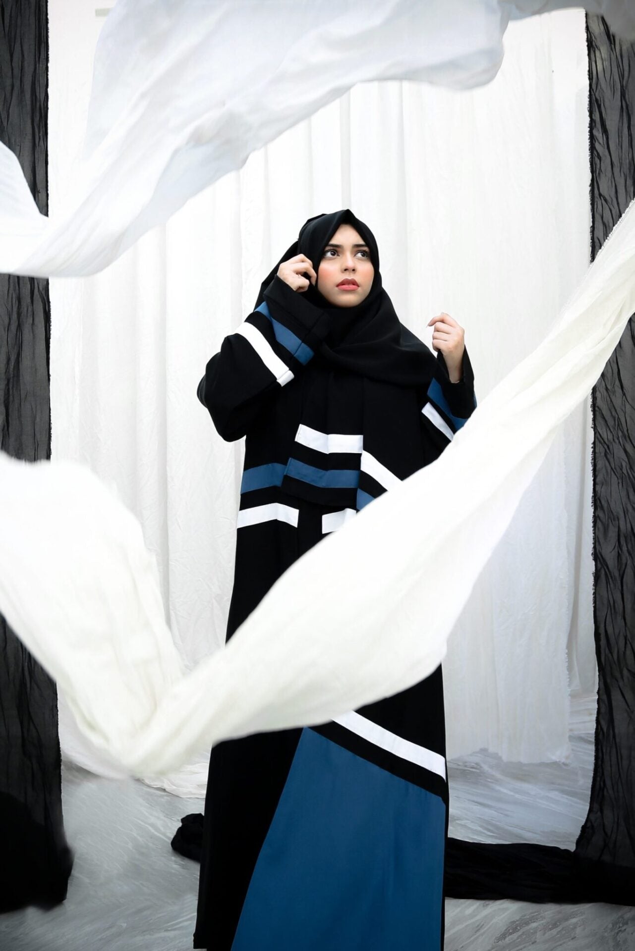ALVINA STRIPES ABAYA